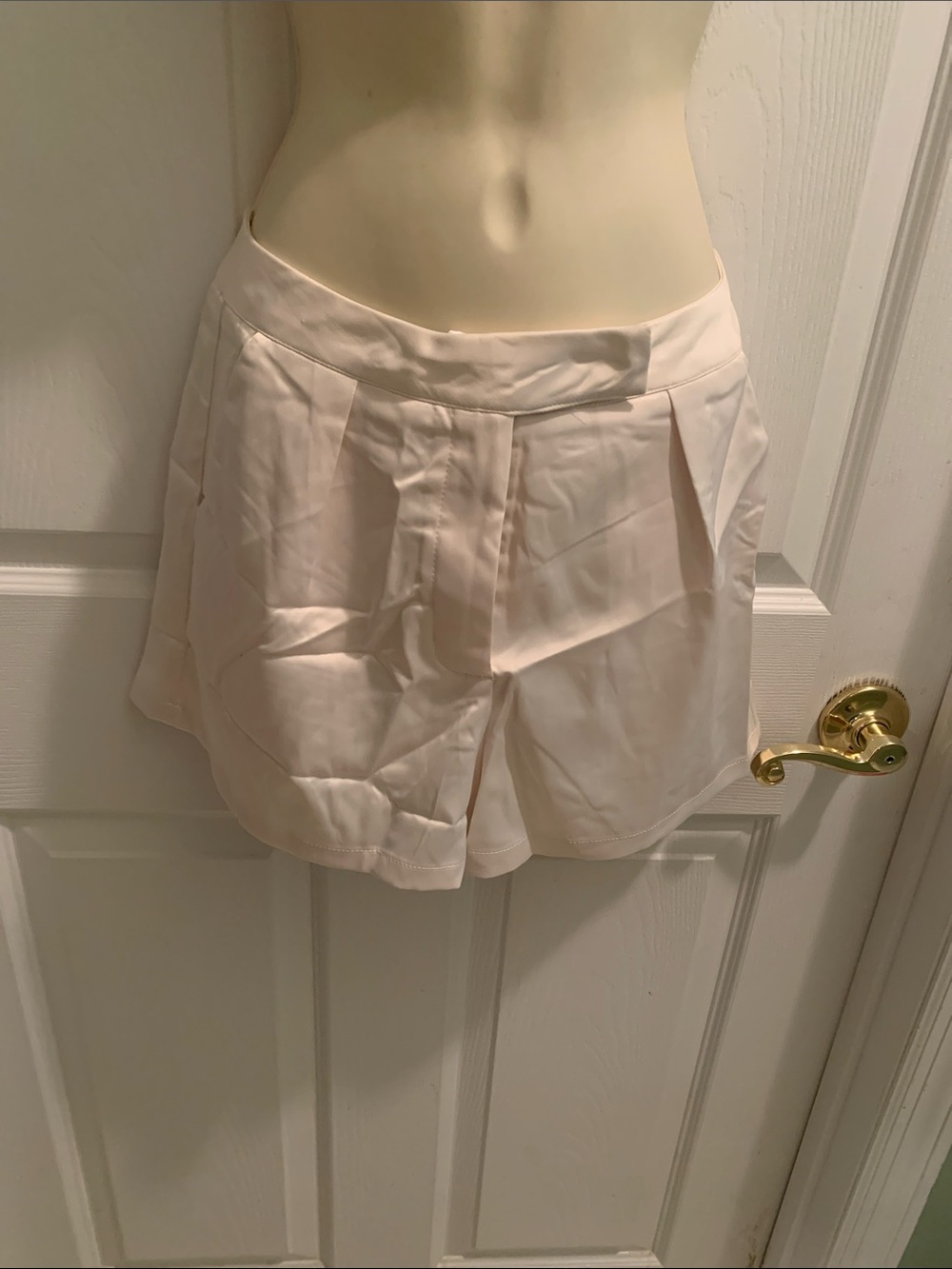 Cider Pleated High-Waist Cream Women's Shorts